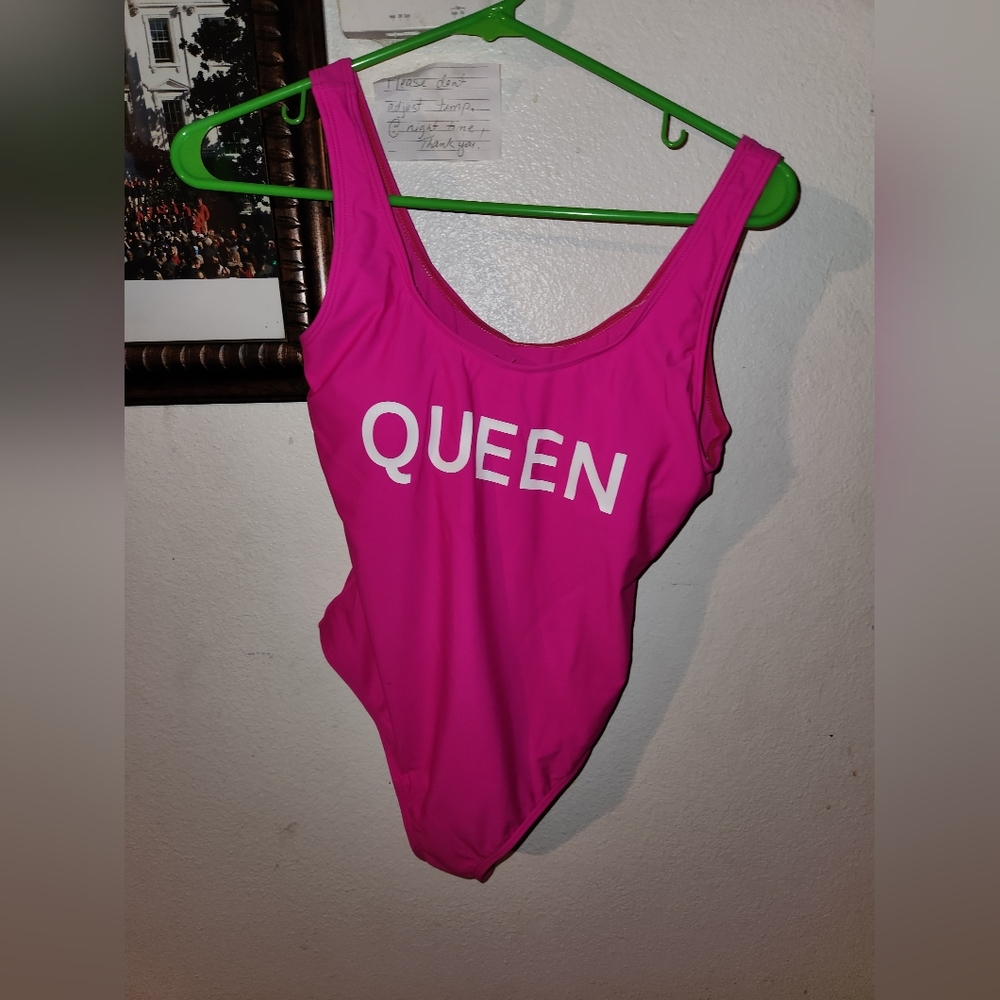 IFFEI Queen 1 piece Bathing suit